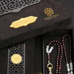 سبحة من حجر الجارنيت مطعم بحجر الاكوامارين.